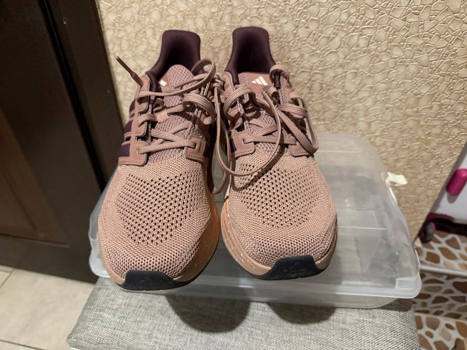 Adidas спортни обувки