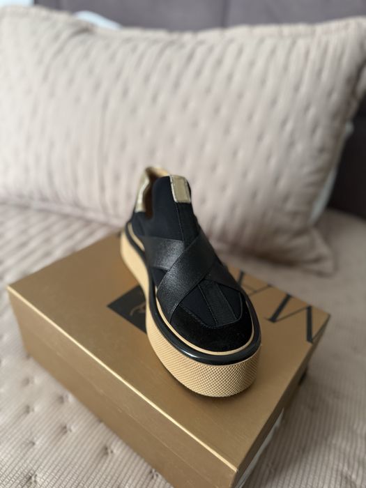 Обувь из замша натуральной