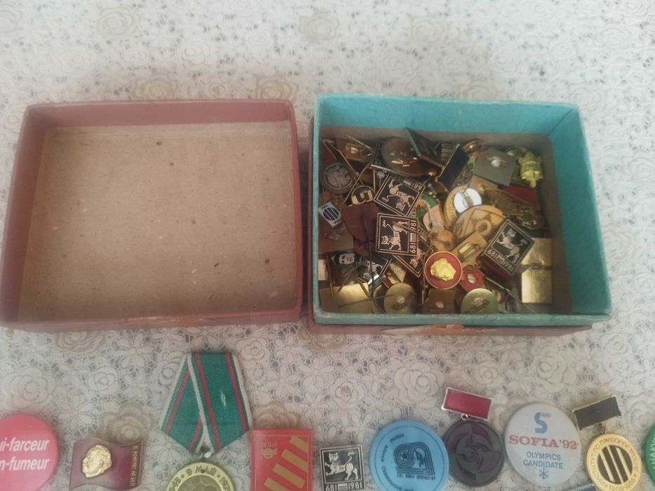 Ретро значки и ордени