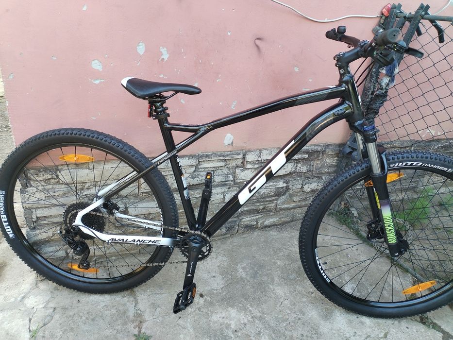 Bicicleta GT Avalanche roti 29 cadru aluminiu XL