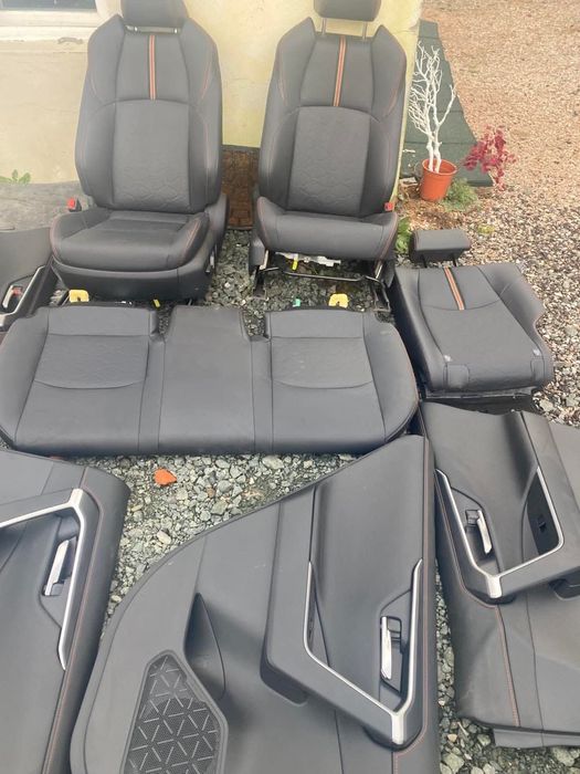 Toyota Rav4 2023 салон