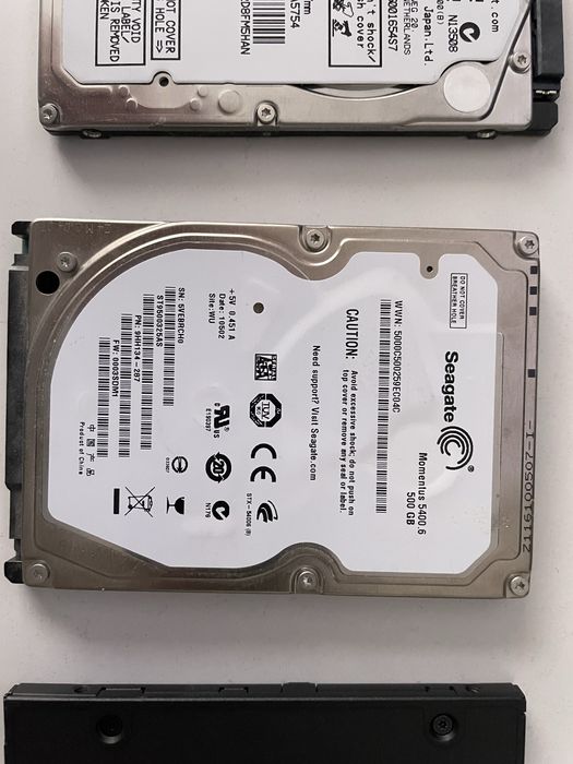HDD HGST 500GB, Seagate 500GB și SSD Kingston 480GB SATA