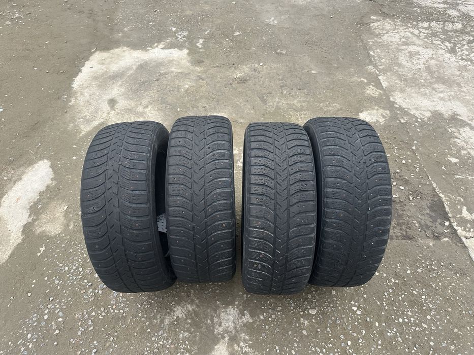 Продам Зимние балоны 215/60 R16