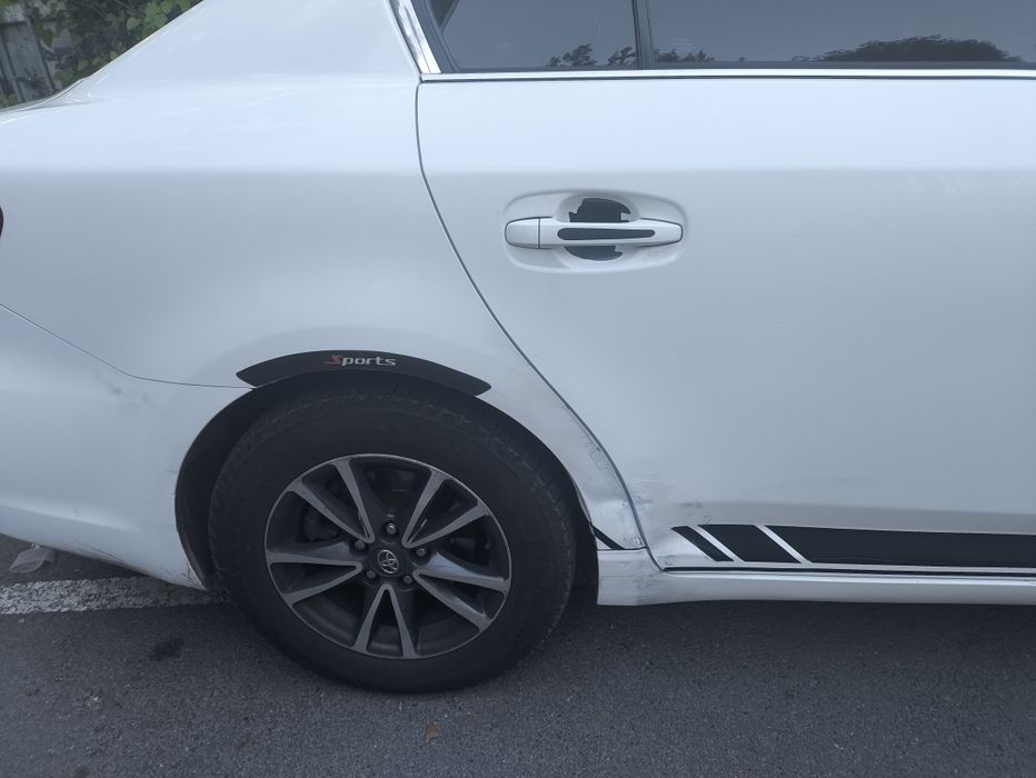 Toyota Avensis 2012г
