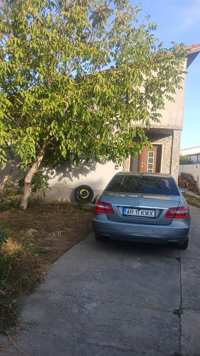 Mercedes e 220 stare bună 200 cp