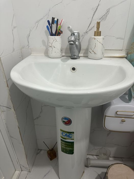 Раковина и унитаз