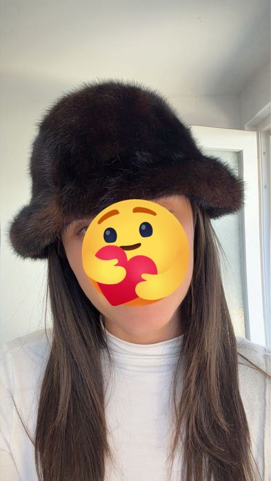 Vând pălărie de damă,blană Naturală.