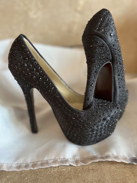 Официални обувки с камъни