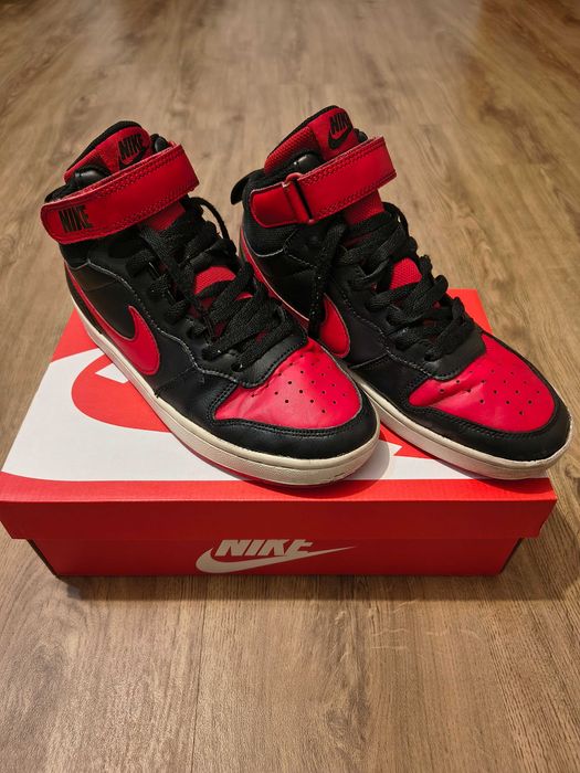Nike court borough mid 2