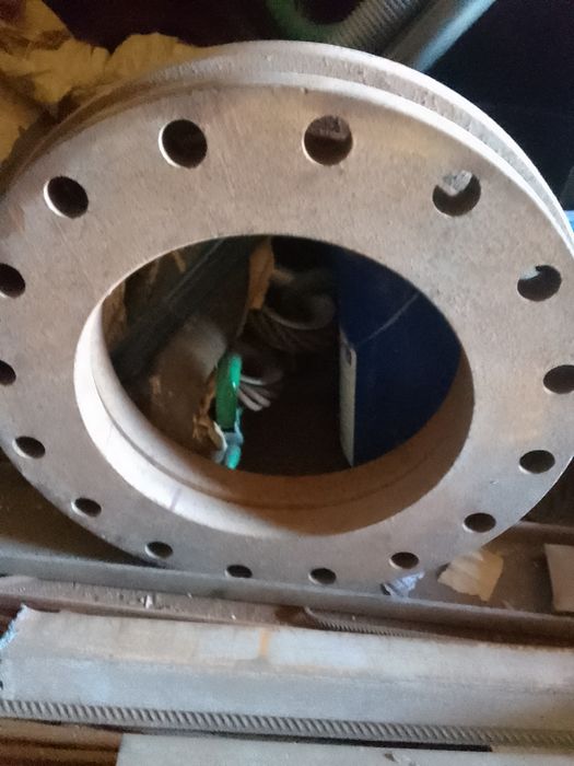 Продам фланцы разные отводы, вентиля