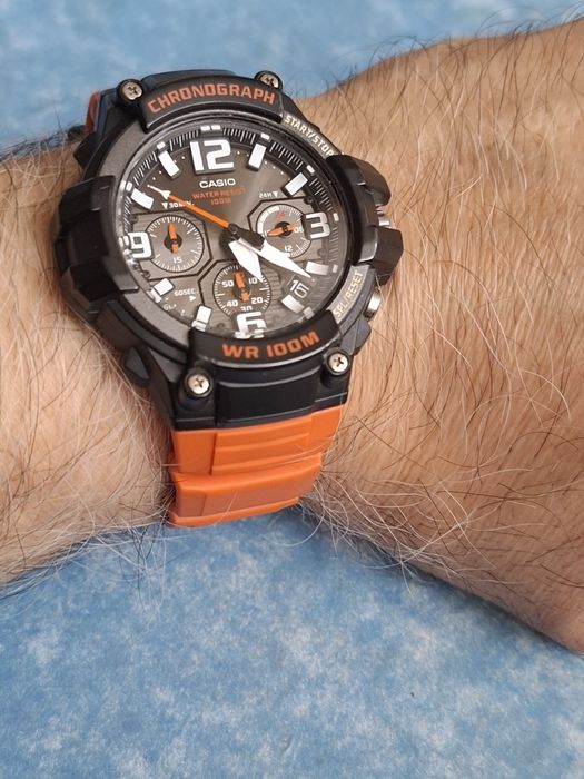 Часы Casio  модель  MCW- 100H хронограф