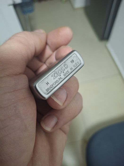 Brichete Zippo veche