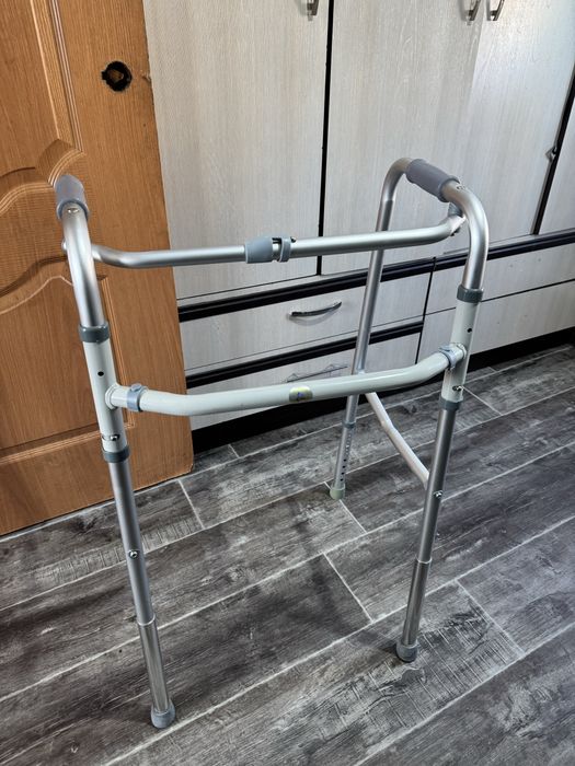 Продам ходунки.