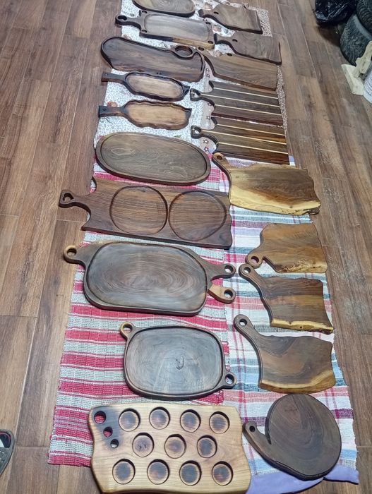 Vând platouri rustice