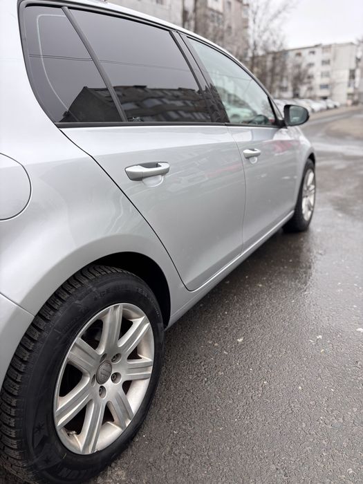 VOLKSWAGEN Golf 2010 — imagine 4