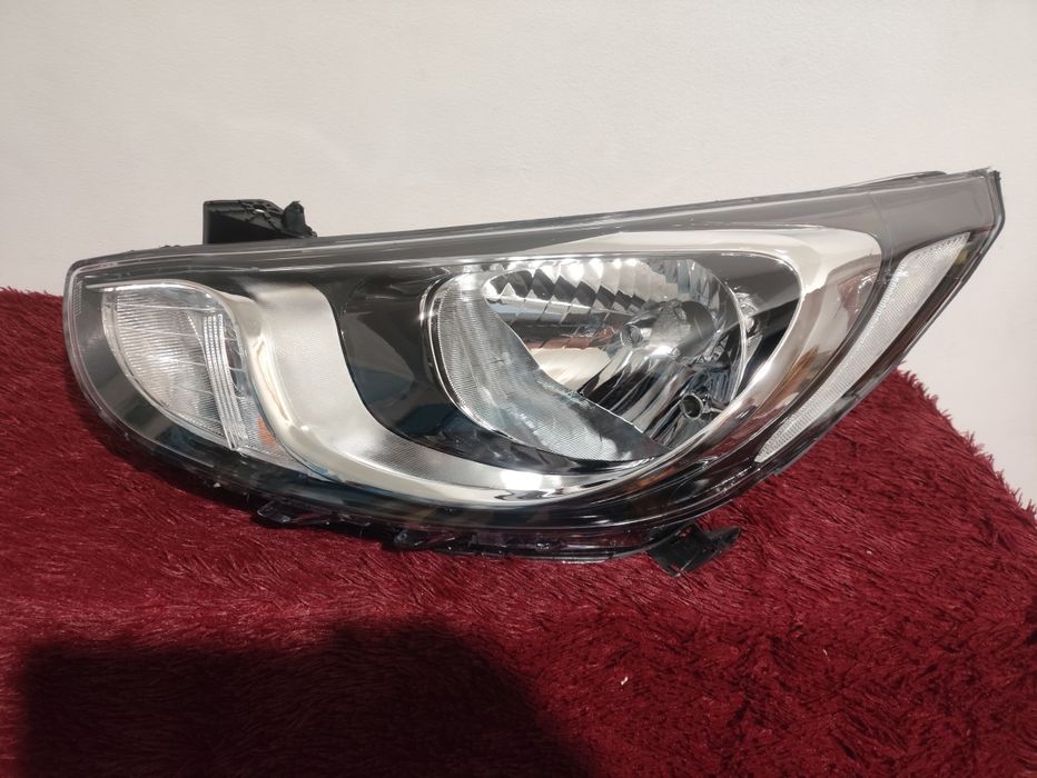 Хундай Акцент Фара