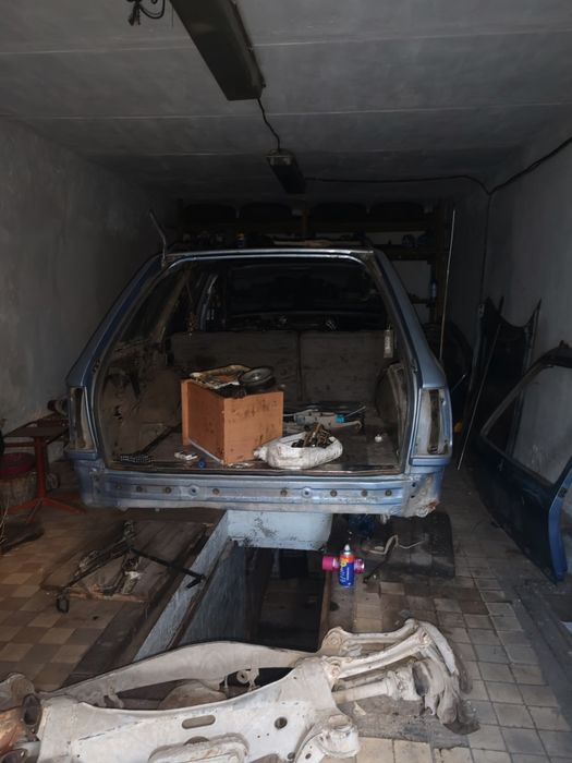 W124 s124. На разборе мерседес универсал.