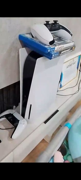 Продам Play Station 5 825 GB