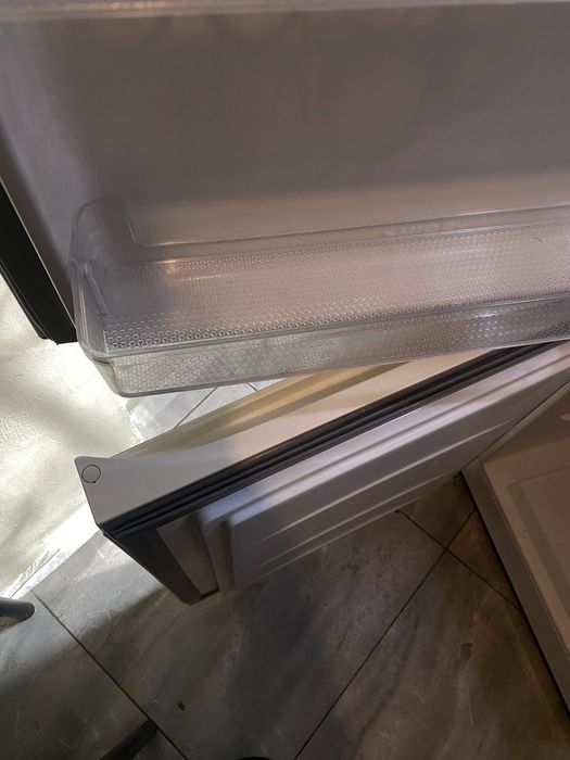 Холодильник Ariston HTR 5180M