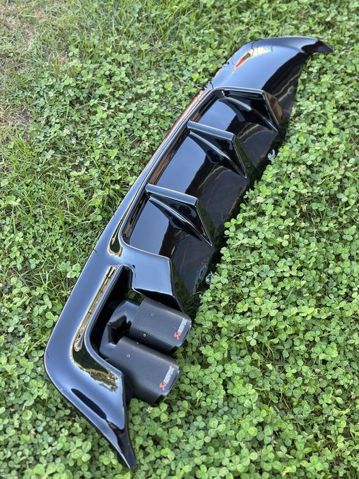 Единичен Оребрен Дифузьор за BMW E60
