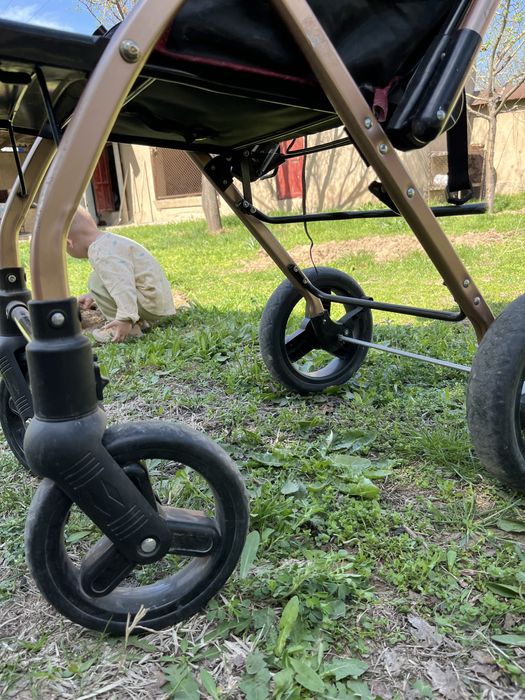 Коляска многофункциональная