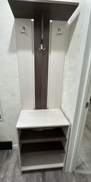 Вешалка с обувницей в прихожую