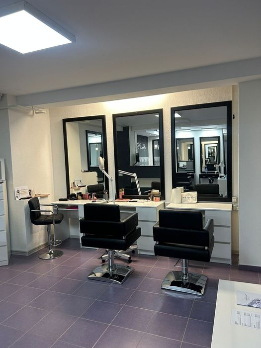 Salon  ofera spre inchiriere posturi de coafor,frizerie,manechiura

5