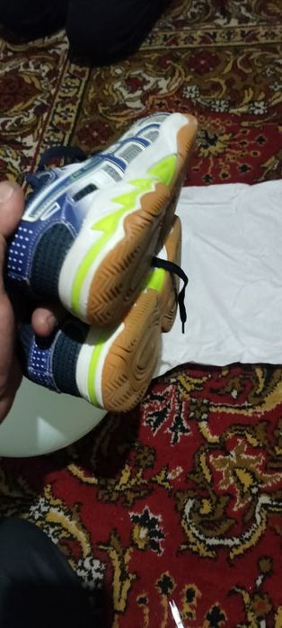 Asiks krossovka. 35 размер