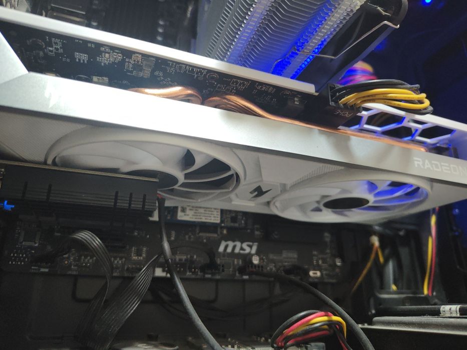 Продам AMD RX 9060xt 8GB Acer NITRO