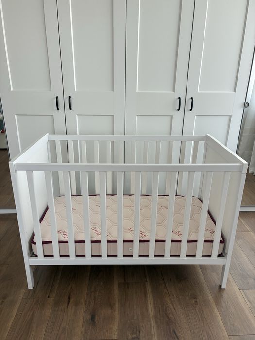 Бебешко легло IKEA SUNDVIK с матрак Pierre Cardin
