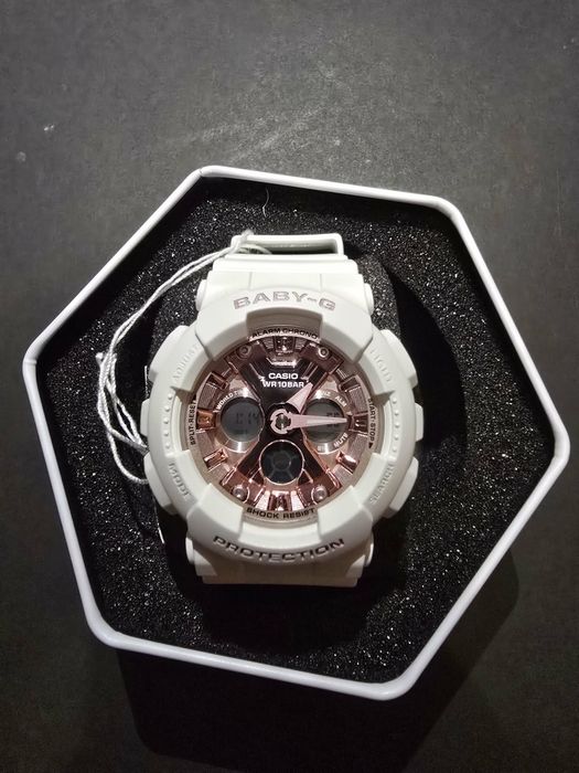 Часовник casio baby-g