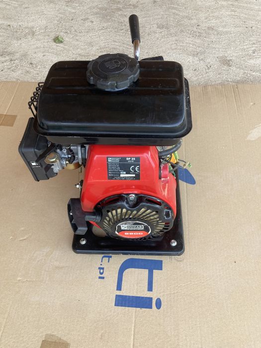 Pompa Apa Ducar DP 25 pe Benzina cu Motor in 4 Timpi