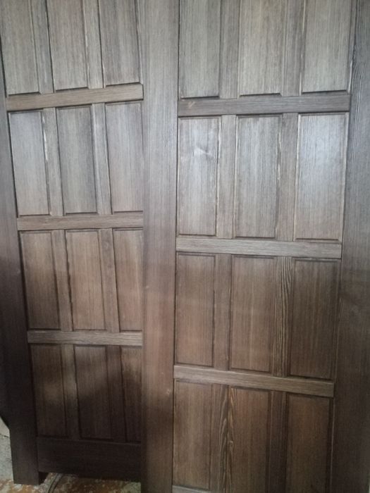 Двери из натульного дерева