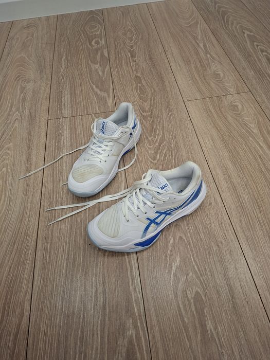 Кроссовки asics белые
