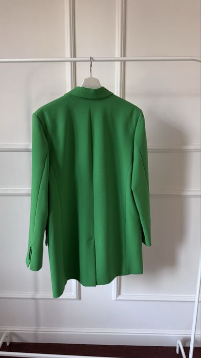 Зеленый пиджак  Zara