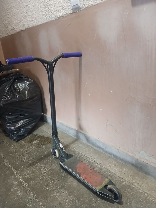 ПРОДАВА СЕ !!! Тротинетка Bloody mary v2 black