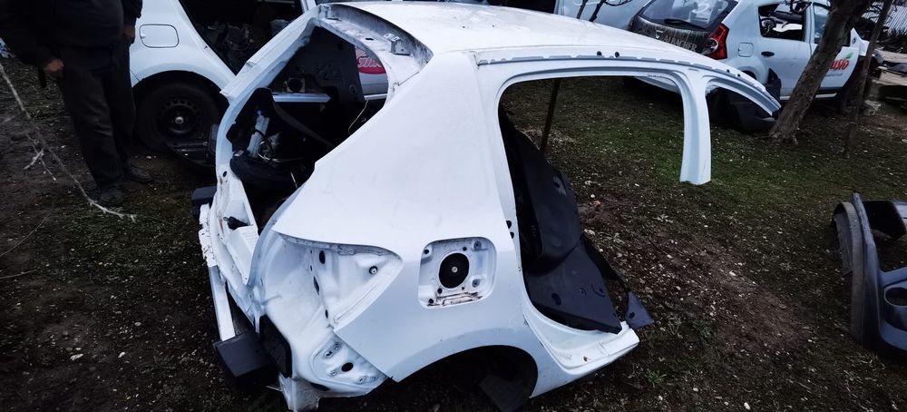 Parte spate aripi spate Duster Sandero Pavilion Dokker