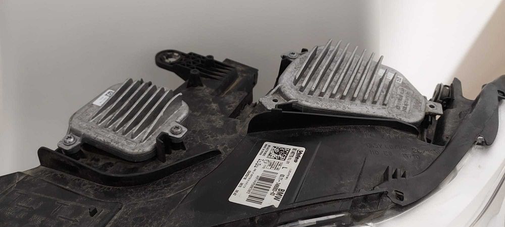 Far Stanga FULL LED BMW X1 F48