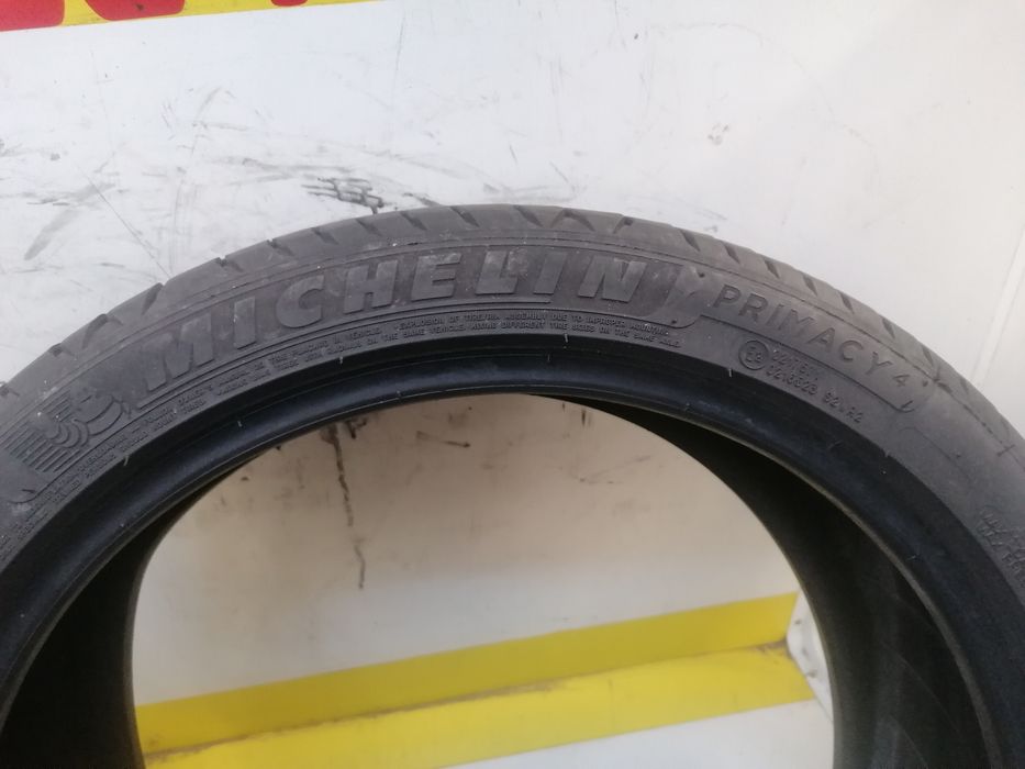225/40/18 2 *Michelin vara 92y dot 3918. 5,20mm