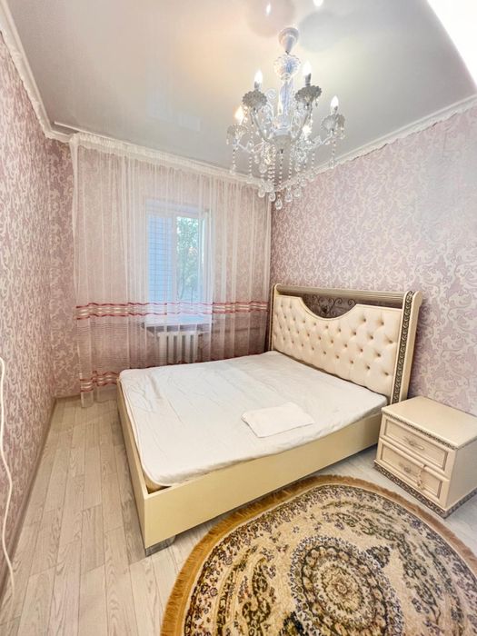 Диван двухспальный б/у