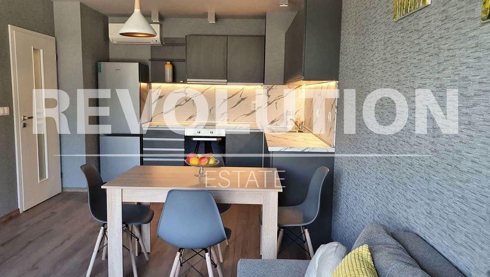 Двустаен апартамент в района на Св.Св. Константин и Елена!