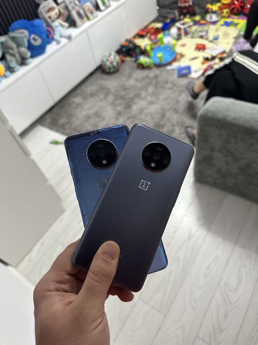 Vand lot telefoane oneplus pentru piese