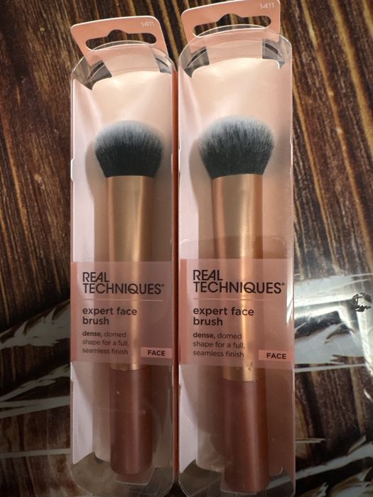 Real Techniques Expert Face Brush Четки за грим