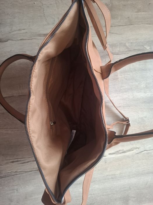 Нова дамска чанта