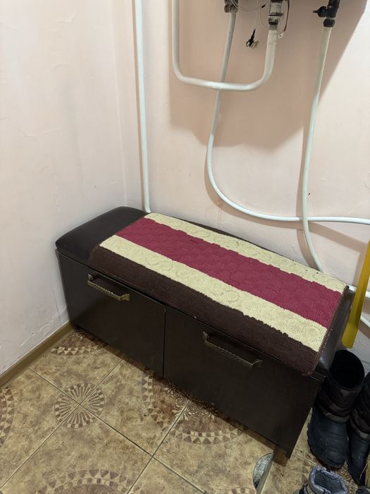 Продам диванчик для кухни и обувницу