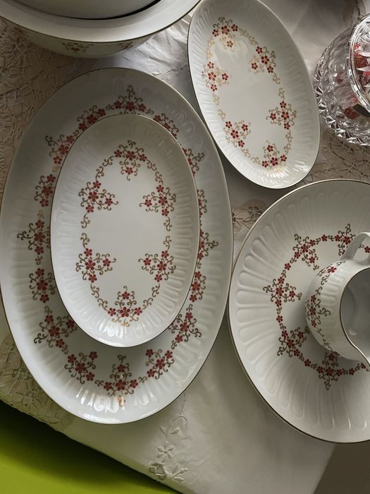 Serviciu masă porțelan fin 1777
