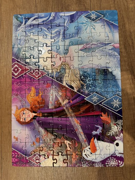 Vand set Frozen memo (48 piese) si puzzle (104 piese)