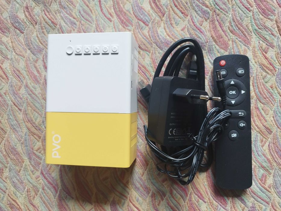 Mini proiector portabil LED PVO