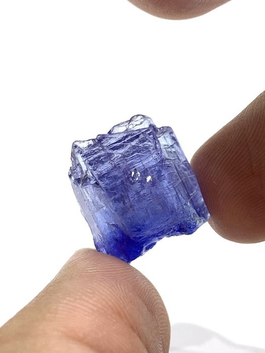 Танзанит голям кристал