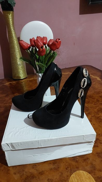 Каблуки женские чёрные